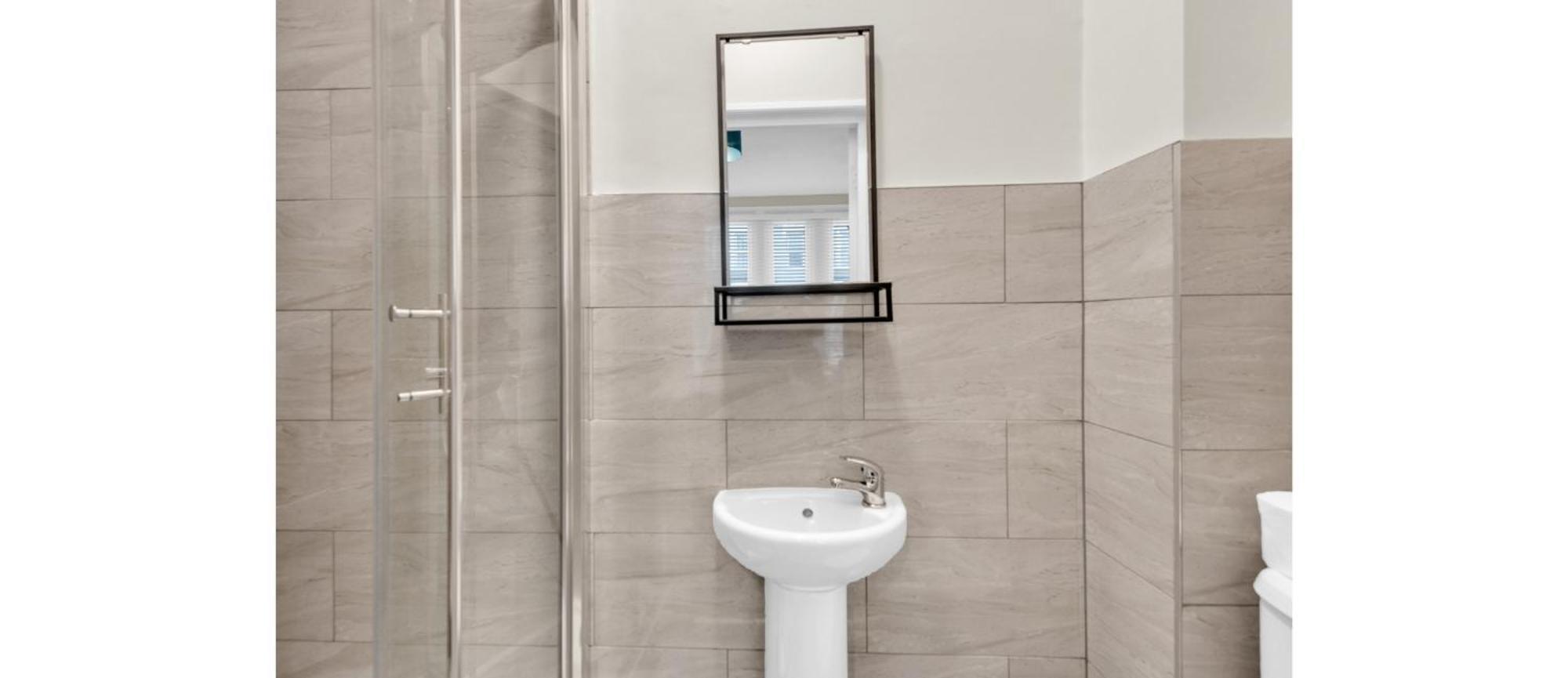 Sunny Serenity: Living With A Breeze Apartament